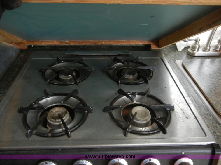 image for item 2365 1976 Winnebago Brave RV camper