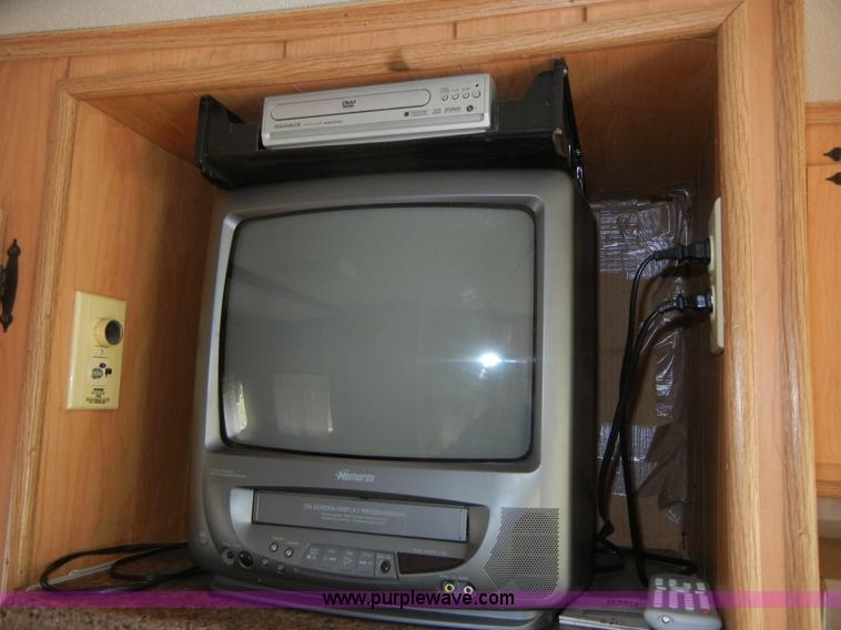 image for item 2365 1976 Winnebago Brave RV camper