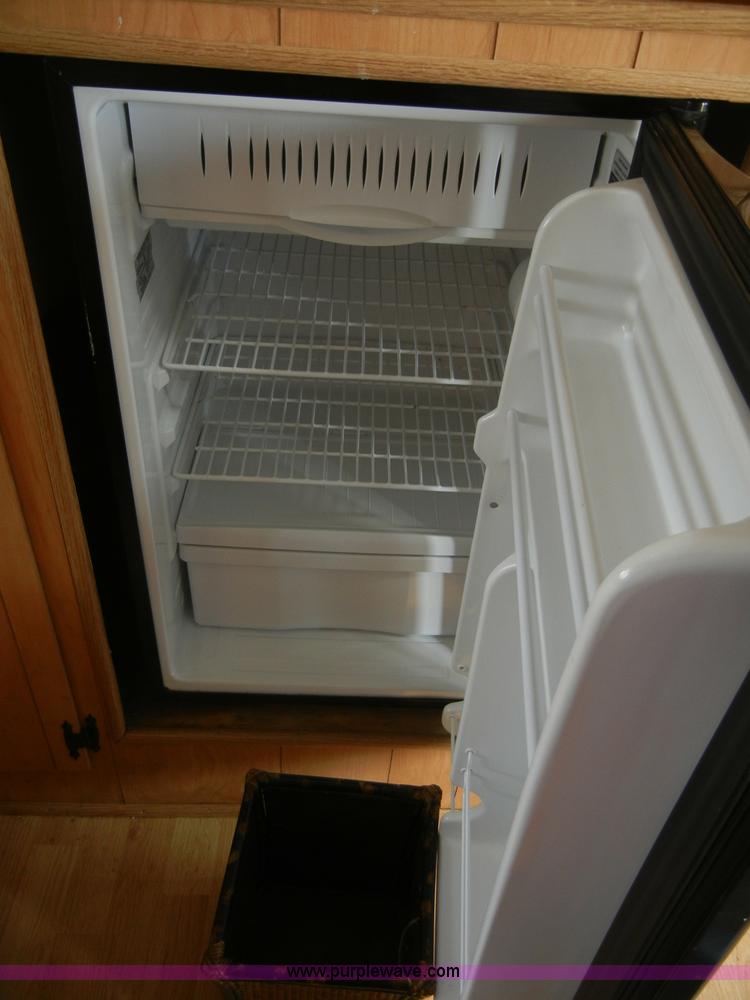 image for item 2365 1976 Winnebago Brave RV camper