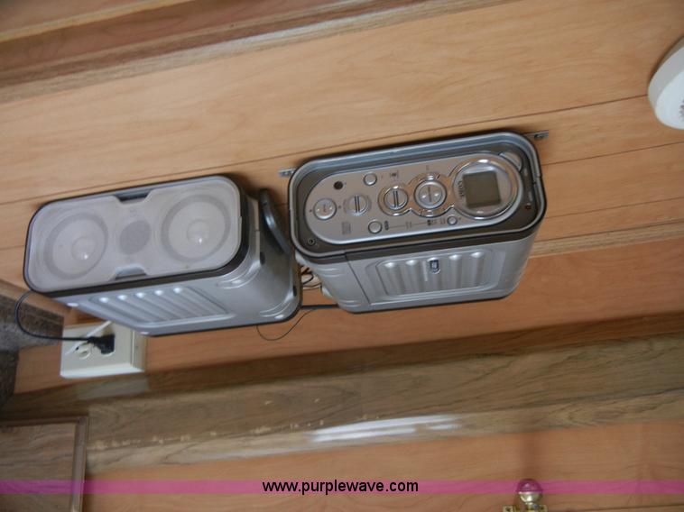 image for item 2365 1976 Winnebago Brave RV camper