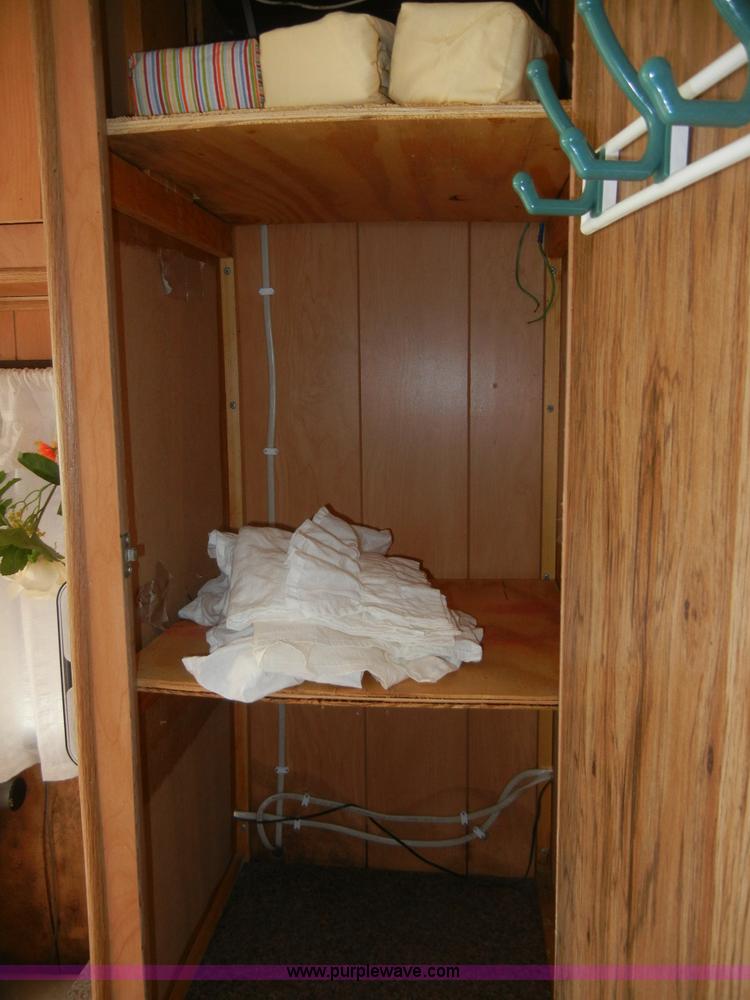 image for item 2365 1976 Winnebago Brave RV camper