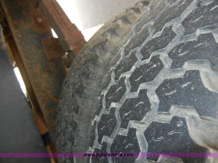 image for item 2365 1976 Winnebago Brave RV camper