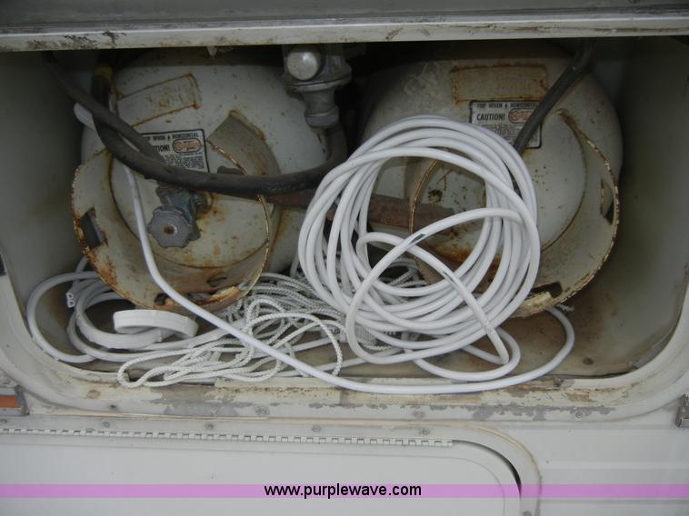 image for item 2365 1976 Winnebago Brave RV camper