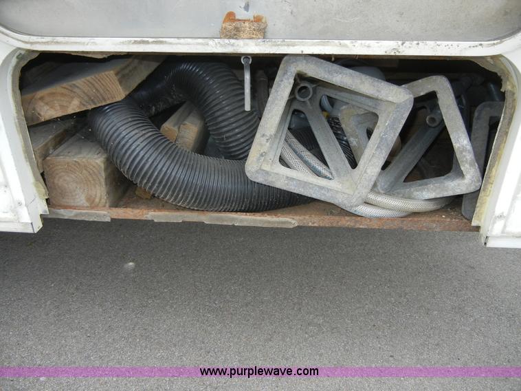 image for item 2365 1976 Winnebago Brave RV camper