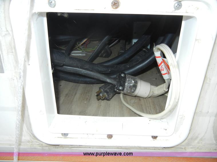 image for item 2365 1976 Winnebago Brave RV camper