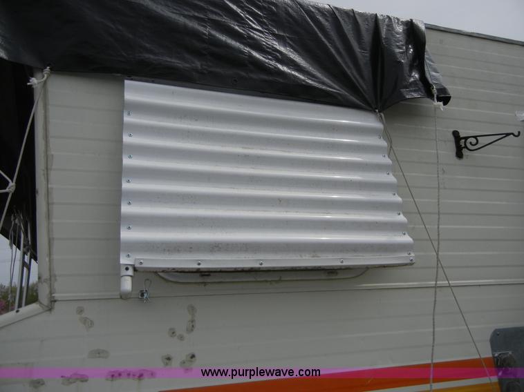 image for item 2365 1976 Winnebago Brave RV camper