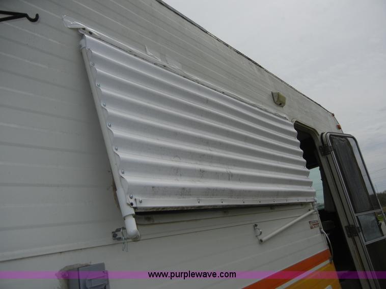 image for item 2365 1976 Winnebago Brave RV camper