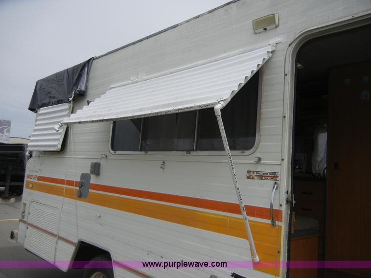 image for item 2365 1976 Winnebago Brave RV camper