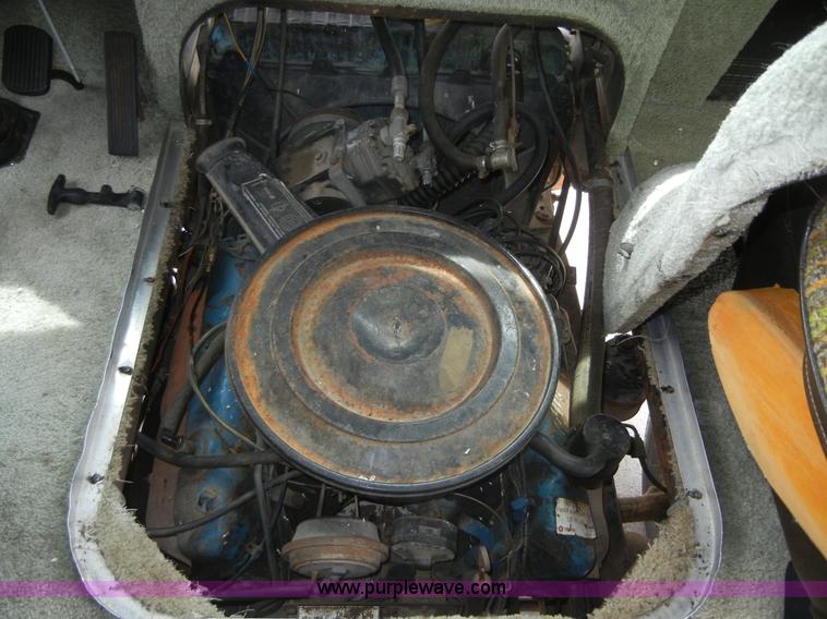 image for item 2365 1976 Winnebago Brave RV camper