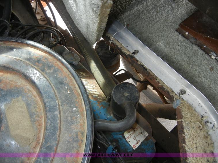 image for item 2365 1976 Winnebago Brave RV camper