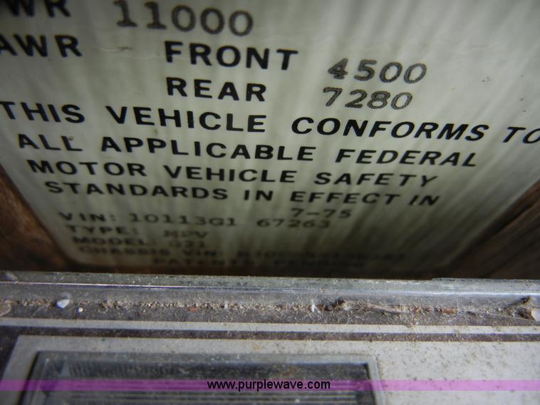 image for item 2365 1976 Winnebago Brave RV camper