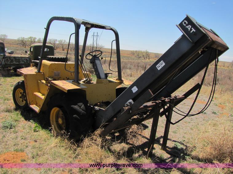 image for item 3447 Caterpillar forklift