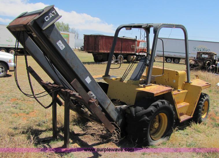 image for item 3447 Caterpillar forklift