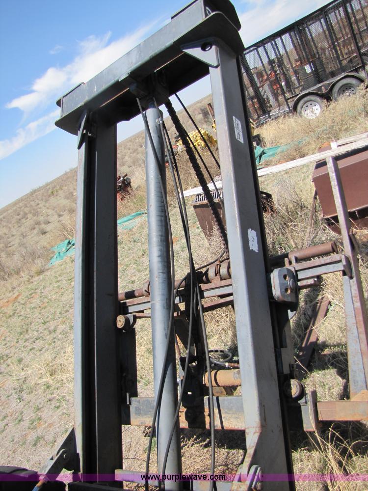 image for item 3447 Caterpillar forklift