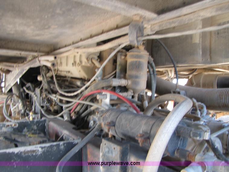 image for item 3472 1984 Marmon semi truck