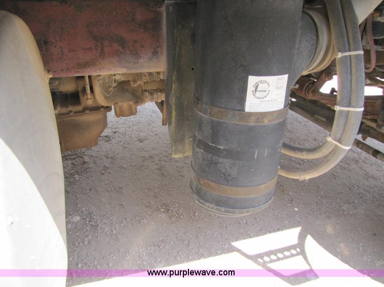 image for item 3472 1984 Marmon semi truck