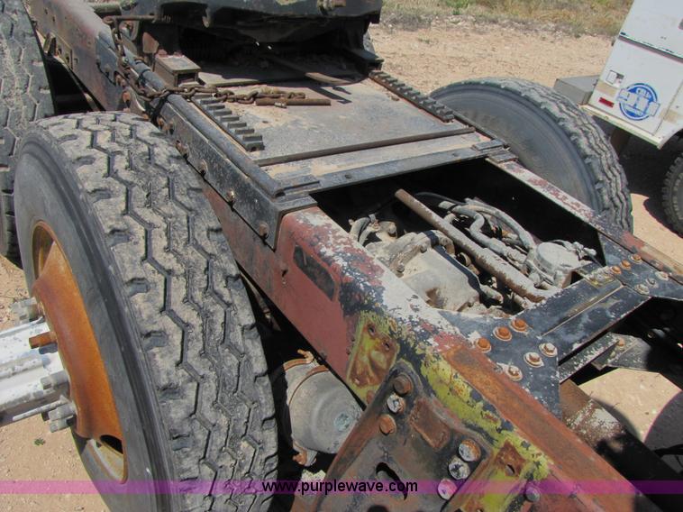 image for item 3472 1984 Marmon semi truck