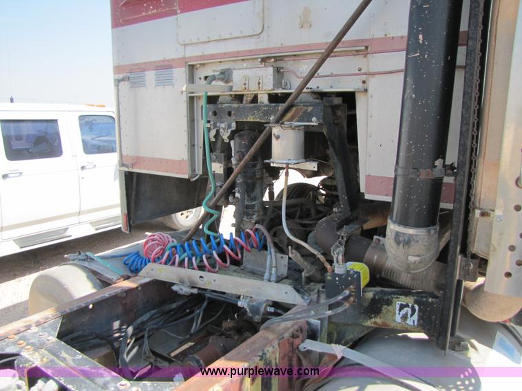 image for item 3472 1984 Marmon semi truck