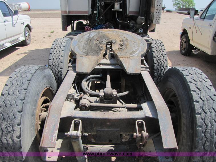 image for item 3472 1984 Marmon semi truck