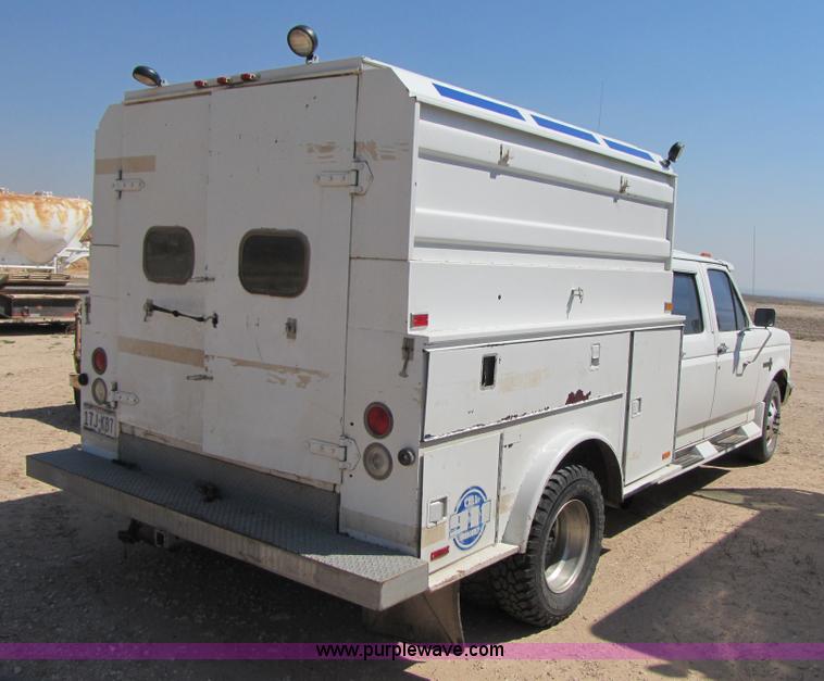 image for item 3473 1992 Ford F350 Super Duty Western Hauler pickup truck