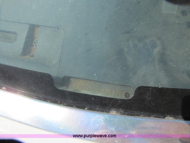 image for item 3473 1992 Ford F350 Super Duty Western Hauler pickup truck