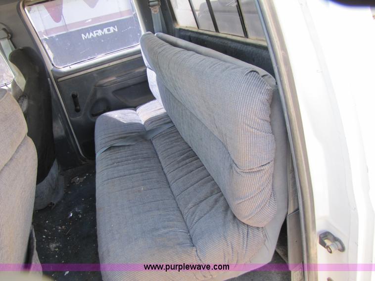 image for item 3473 1992 Ford F350 Super Duty Western Hauler pickup truck