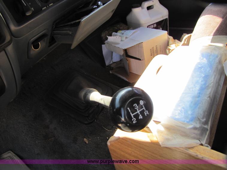 image for item 3473 1992 Ford F350 Super Duty Western Hauler pickup truck