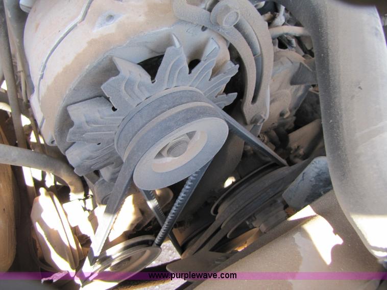 image for item 3473 1992 Ford F350 Super Duty Western Hauler pickup truck