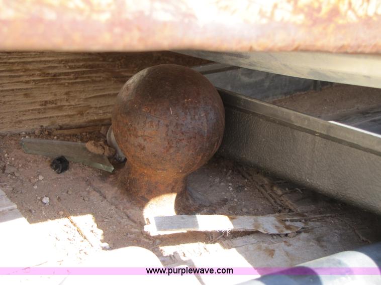 image for item 3474 1983 Ford F250 XLT extended cab pickup truck