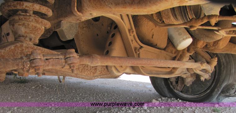 image for item 3474 1983 Ford F250 XLT extended cab pickup truck