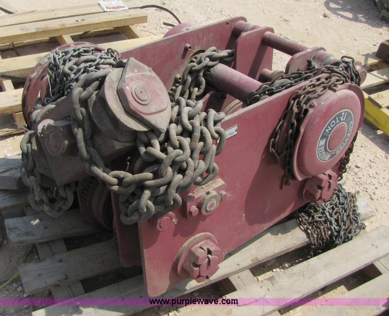 image for item 3482 Chester-Zephyr 12 ton chain hoist