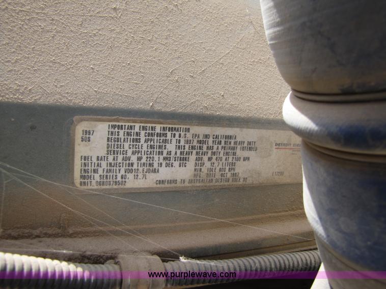 image for item 3517 1998 International 9400 semi truck