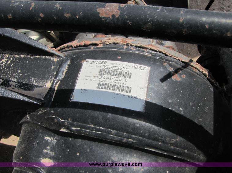 image for item 3517 1998 International 9400 semi truck