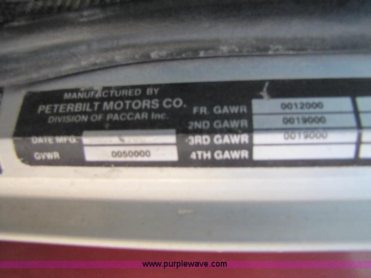 image for item 3519 1989 Peterbilt 377 semi truck