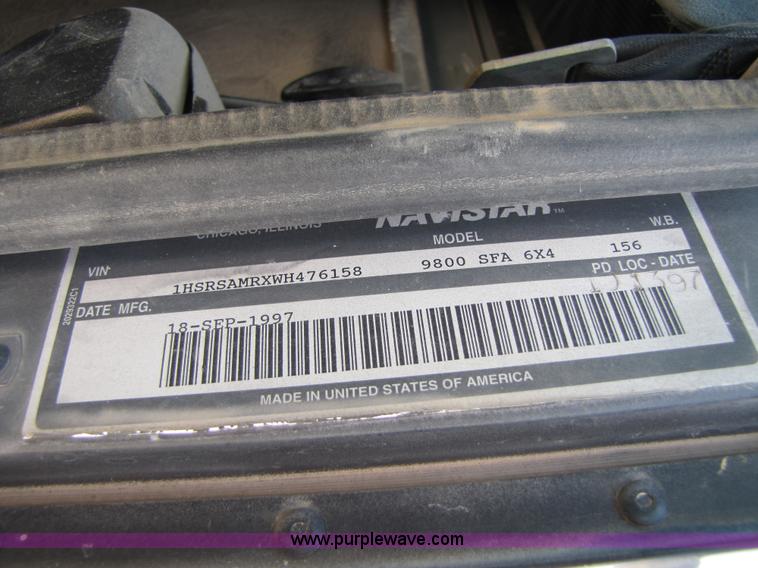 image for item 3522 1998 International 9800 semi truck