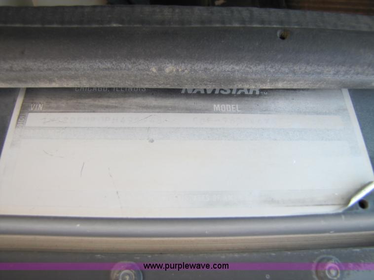 image for item 3524 1993 International 9600 semi truck