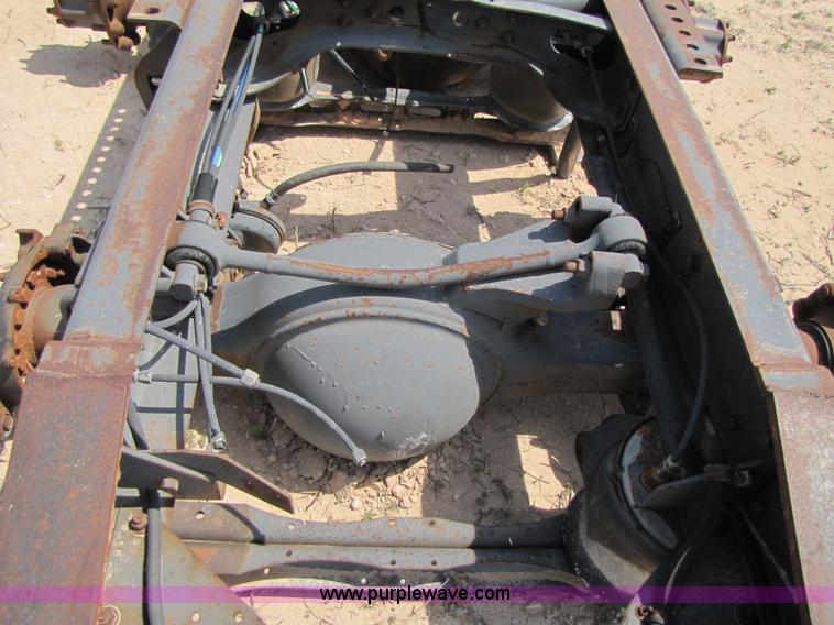 image for item 3524 1993 International 9600 semi truck