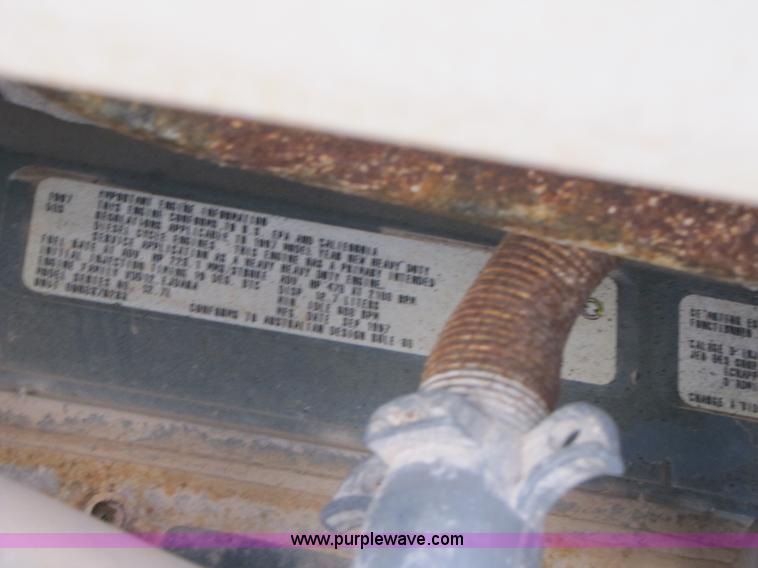 image for item 3525 1998 International 9800 semi truck