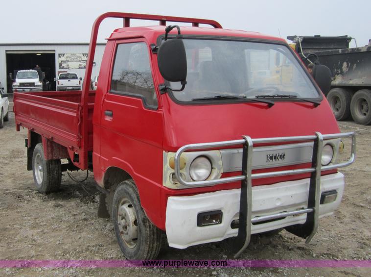 image for item 3817 2001 King mini truck
