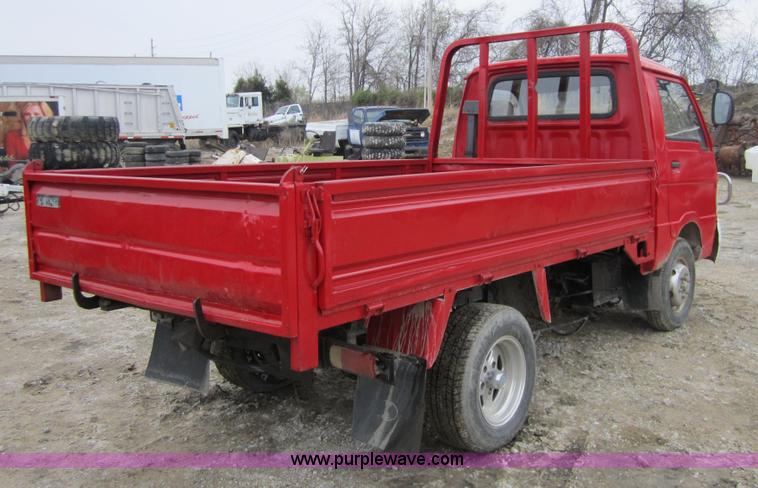 image for item 3817 2001 King mini truck