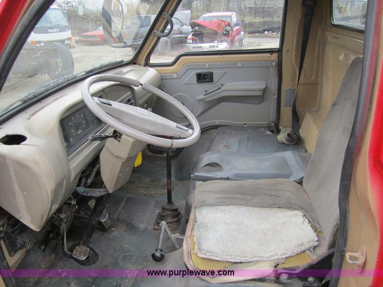 image for item 3817 2001 King mini truck