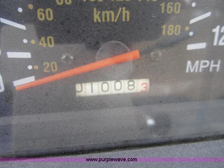 image for item 3817 2001 King mini truck