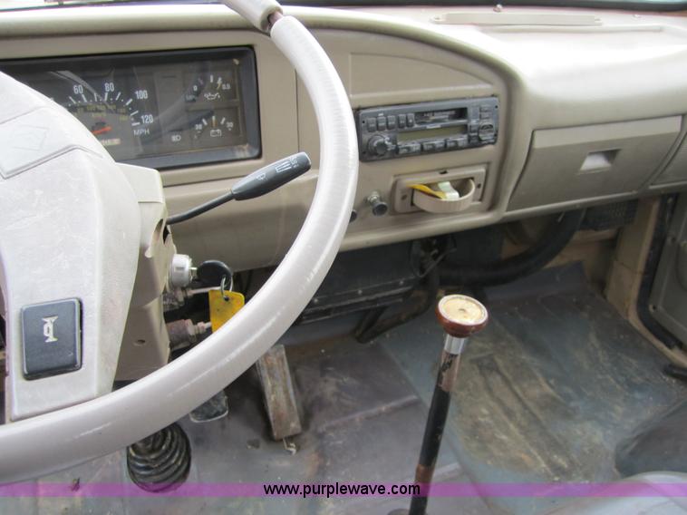 image for item 3817 2001 King mini truck