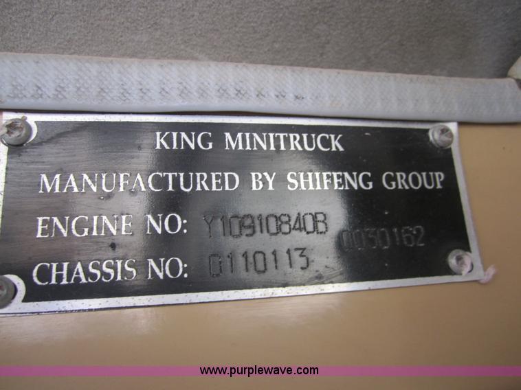 image for item 3817 2001 King mini truck
