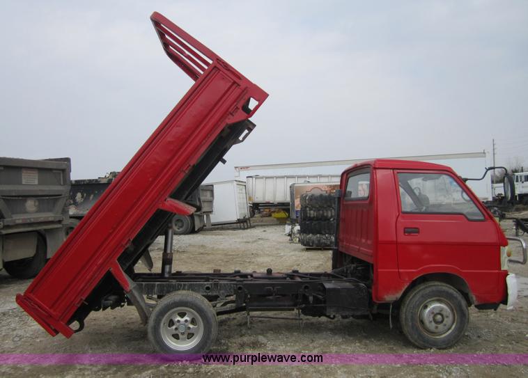 image for item 3817 2001 King mini truck