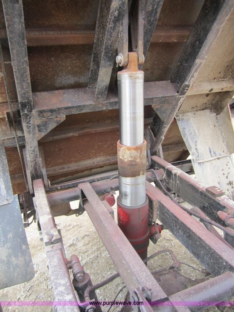 image for item 3817 2001 King mini truck