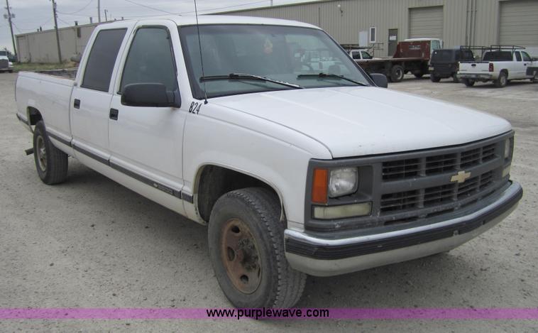 image for item 4377 1997 Chevrolet C3500 crew cab pickup truck