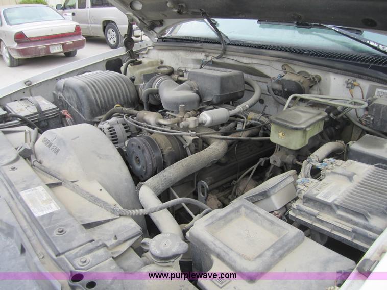 image for item 4377 1997 Chevrolet C3500 crew cab pickup truck