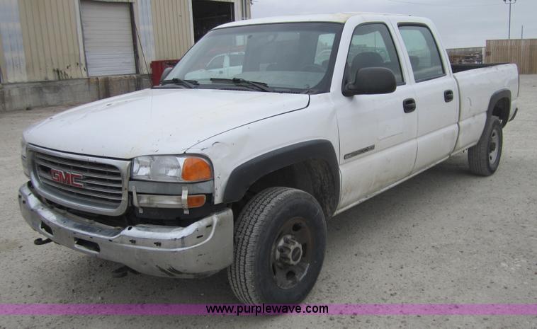 image for item 4378 2002 GMC Sierra 2500HD pickup truck
