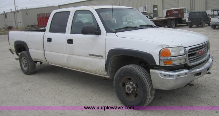 image for item 4378 2002 GMC Sierra 2500HD pickup truck